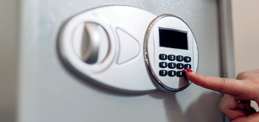 Jewelry Safe Cracking in Isla Vista, California