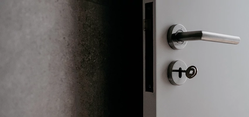 Front Door Handle Repair And Installation in Isla Vista, CA